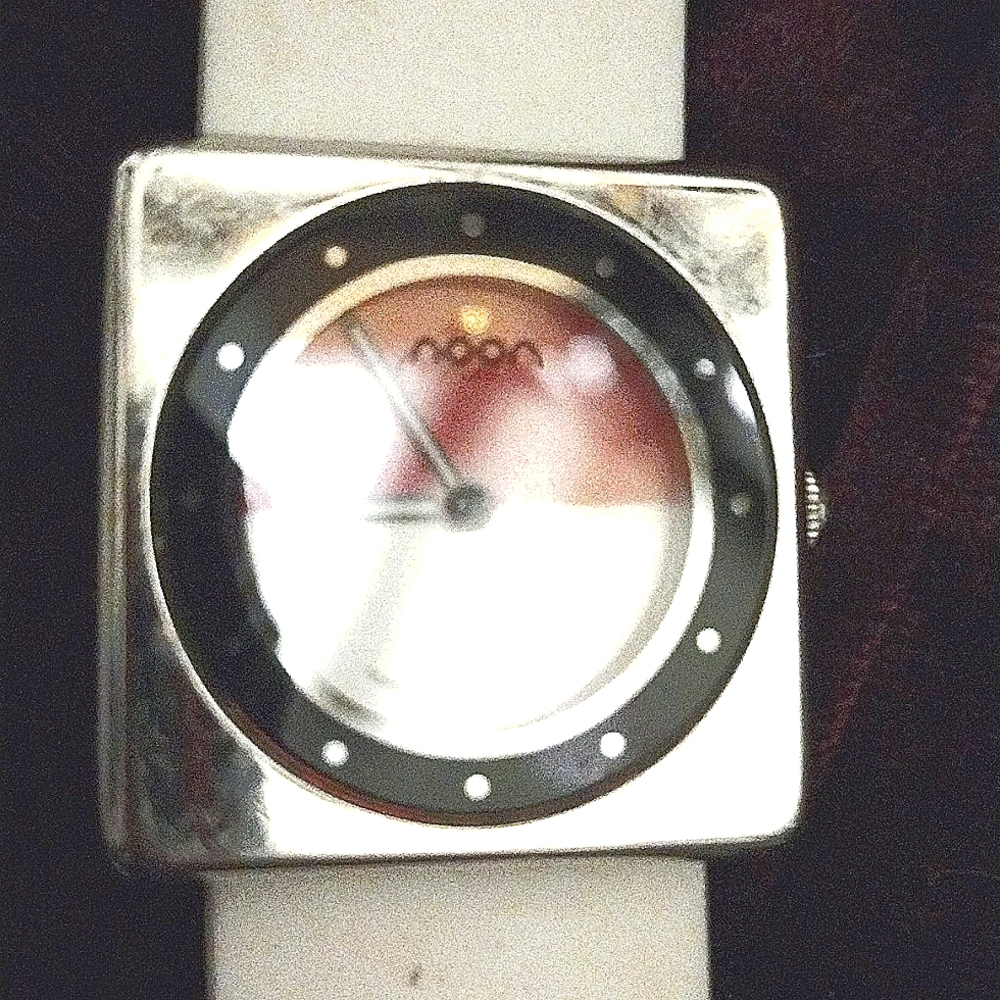 Noon womanse watch.